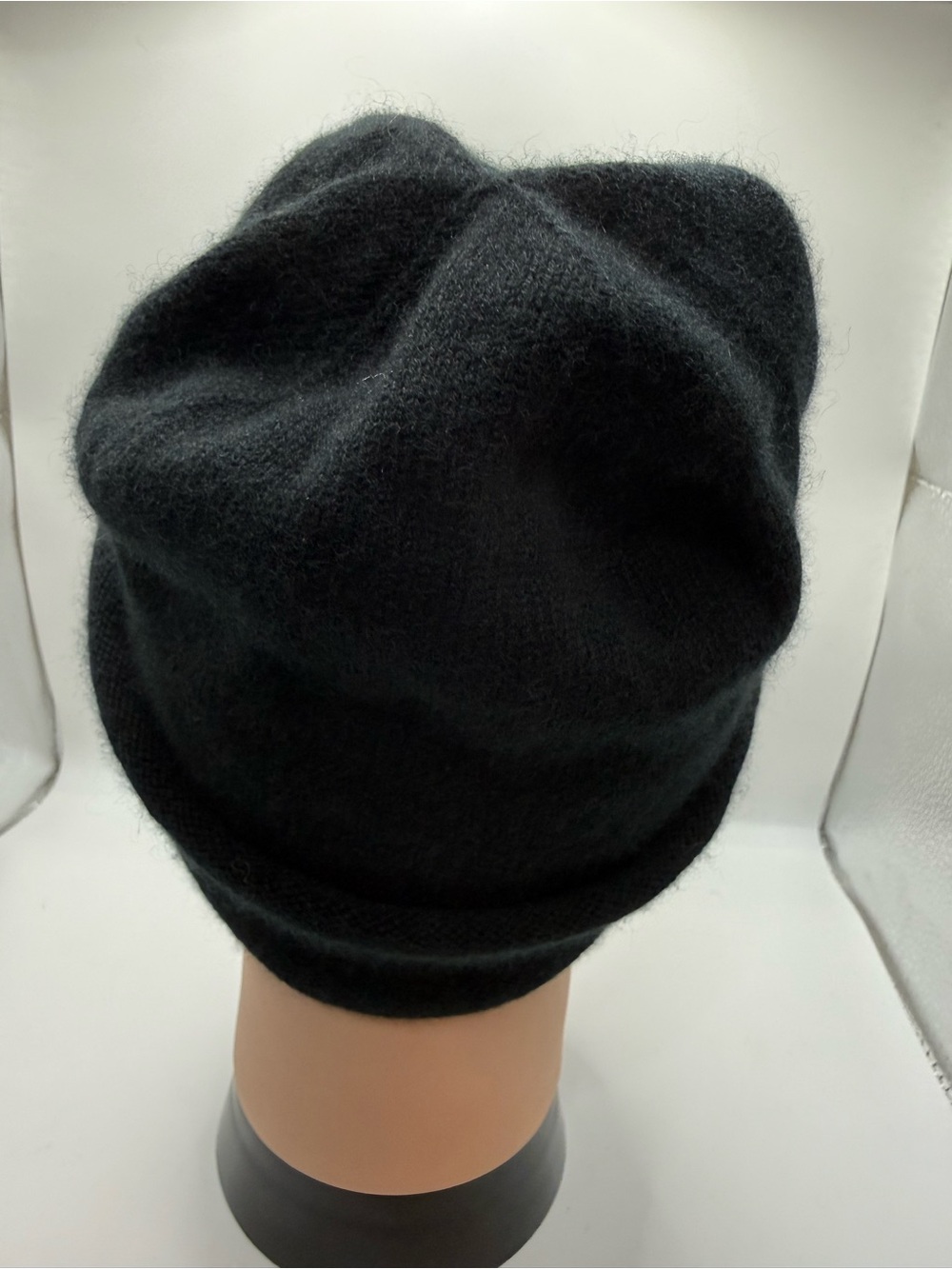 Brora 100% Cashmere Black Beanie Hat Made in Scotland Luxury Knit Winter Cap - Picture 5 of 8